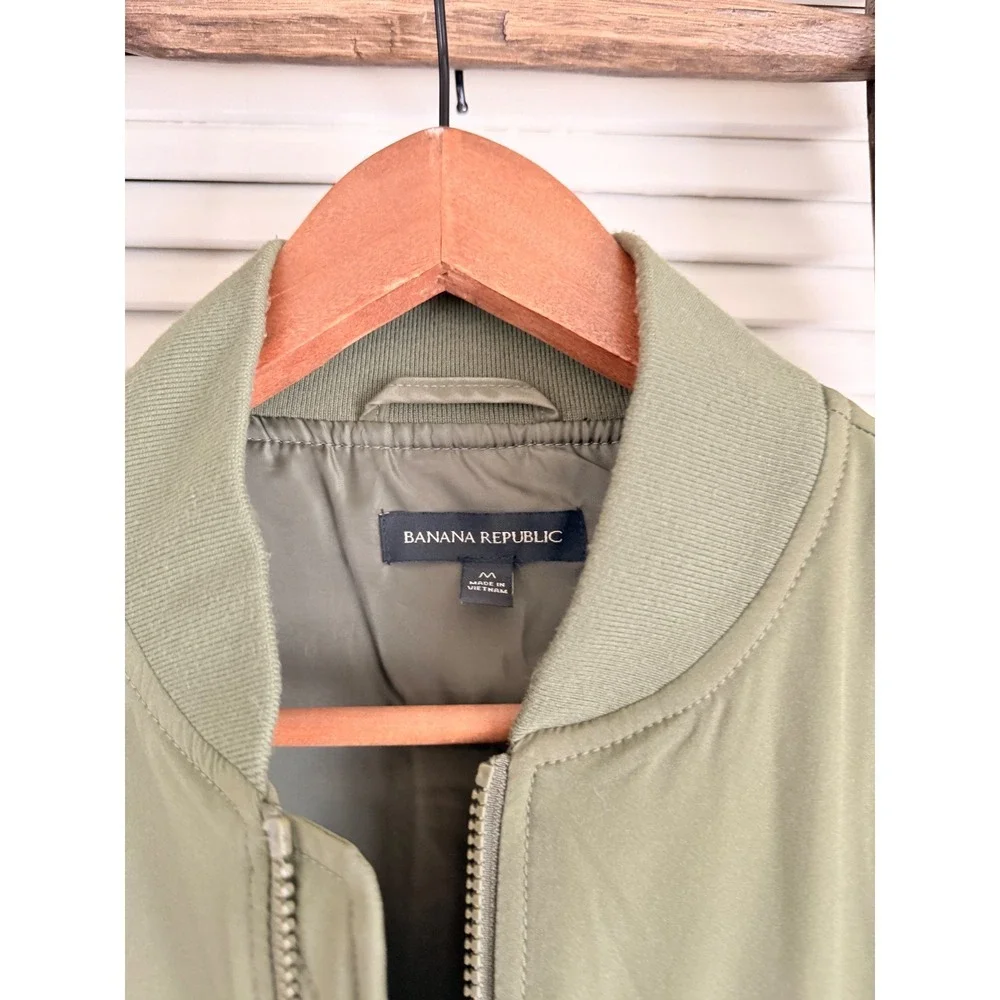 Banana Republic Women Olive Green Bomber Jacket Full Zip Size‎ Medium